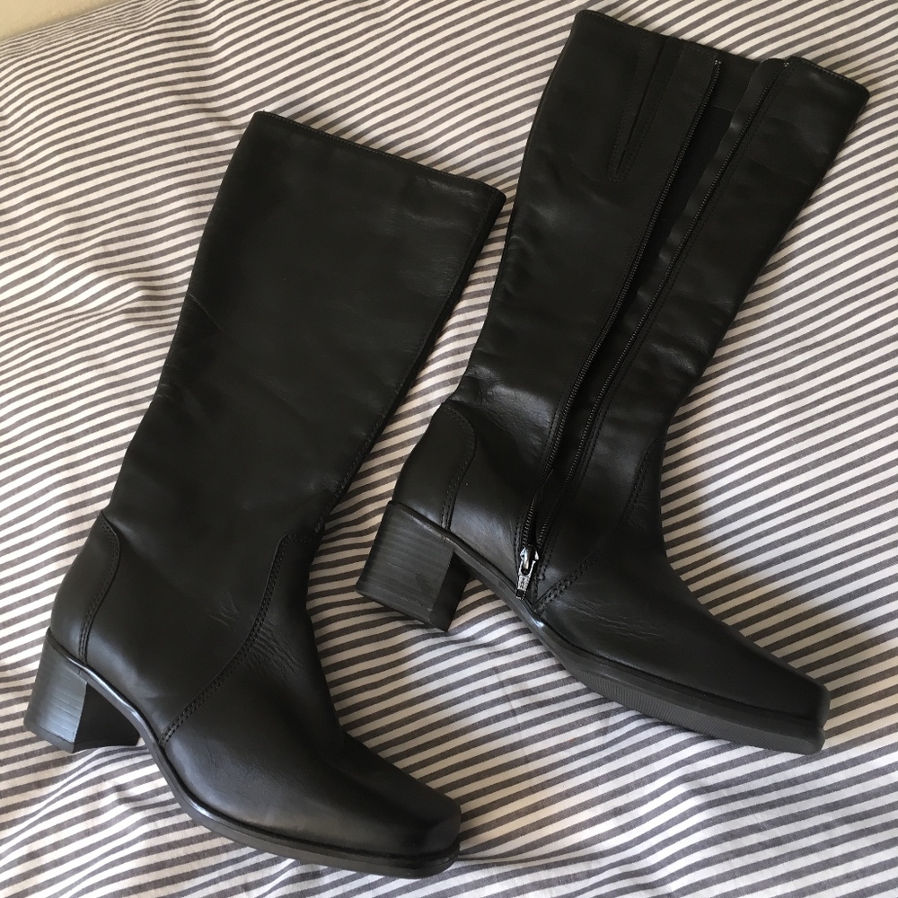 NWOT La Canadienne Square-Toe Knee High 6 1/2 WIDE